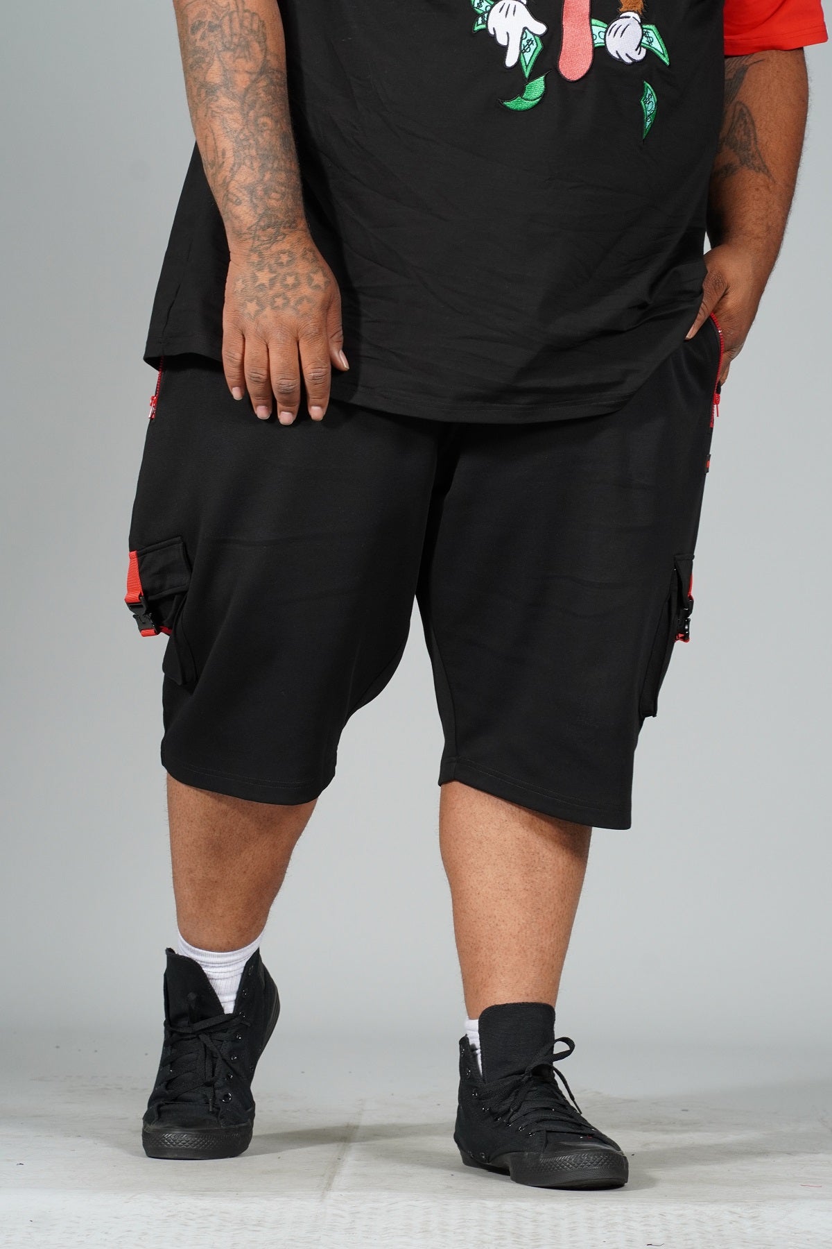 Makobi M670 Tech Fleece cargo Shorts in Black, view 2