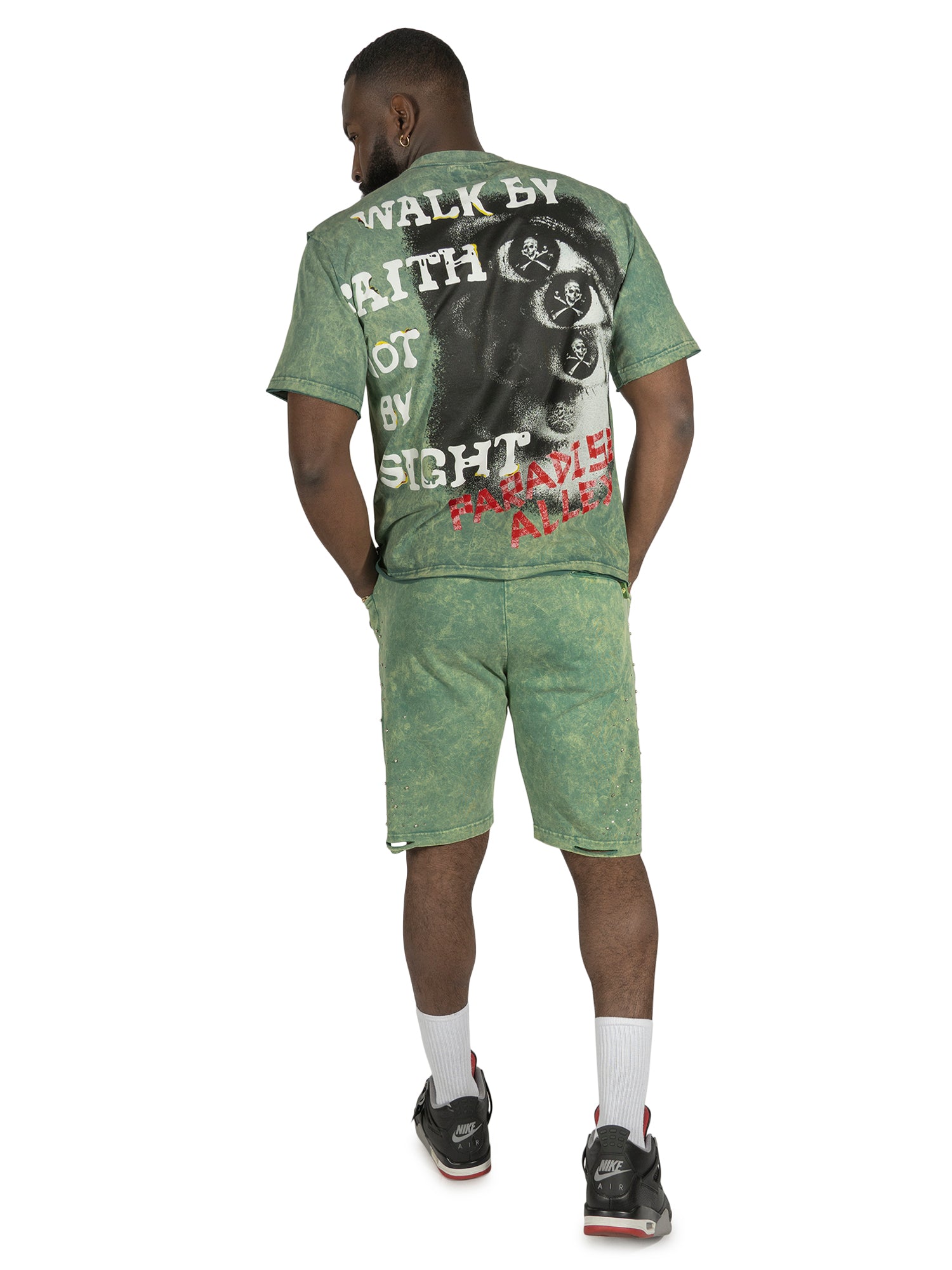 F172 Walk By Faith Box Tee - Green