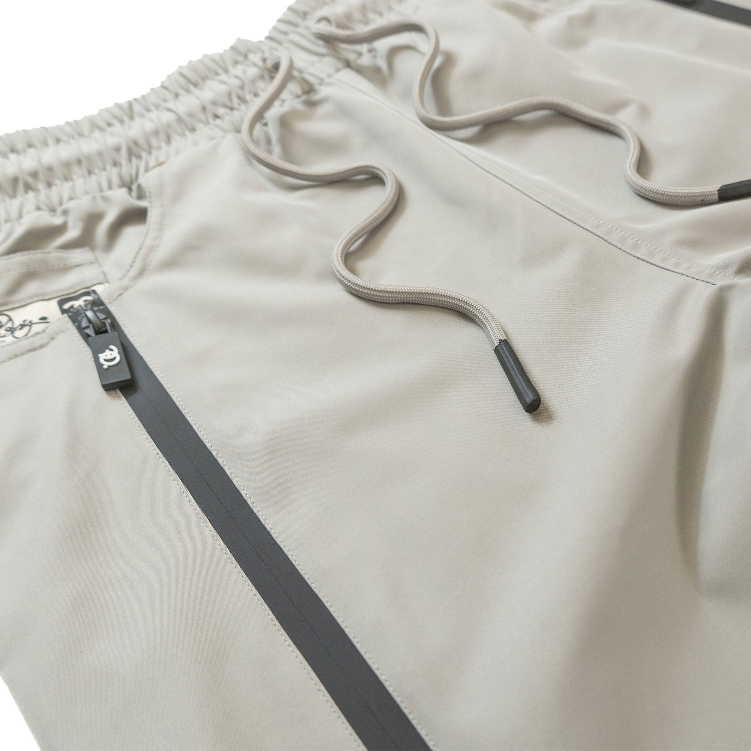F1736 Zerelly Nylon Stacked Pants - Gray
