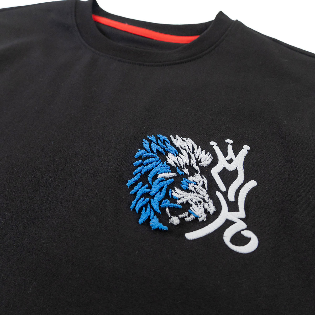 Makobi M340 Gianos Lion Tee in Black, view 3