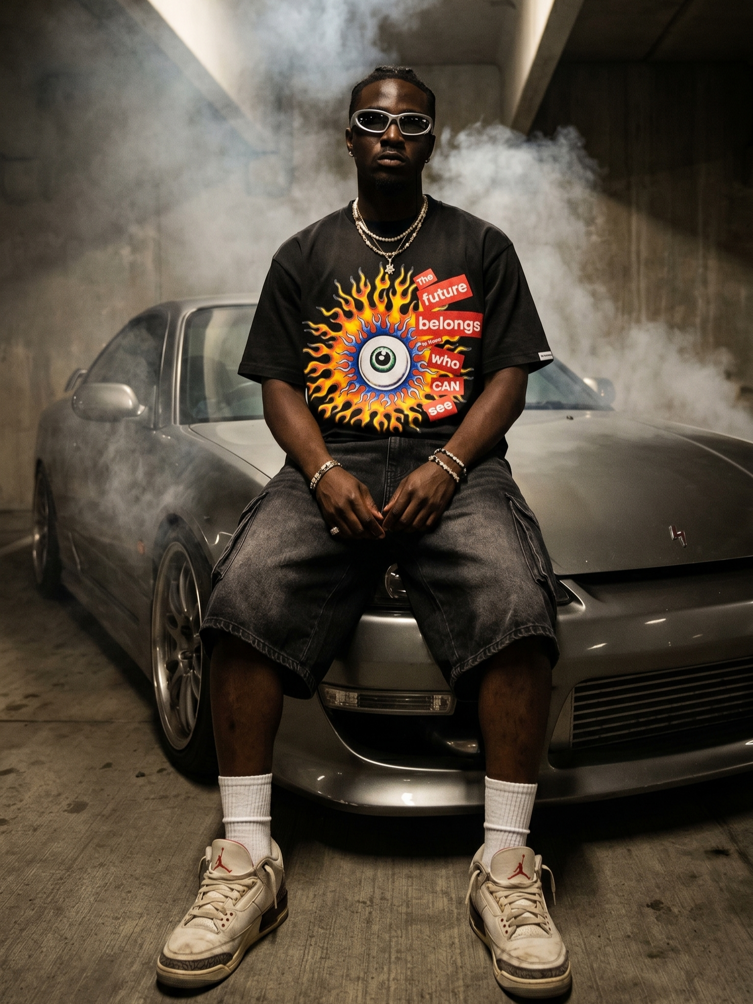 Makobi M360 The World is Watching Oversized T in shirt - Black, view 4