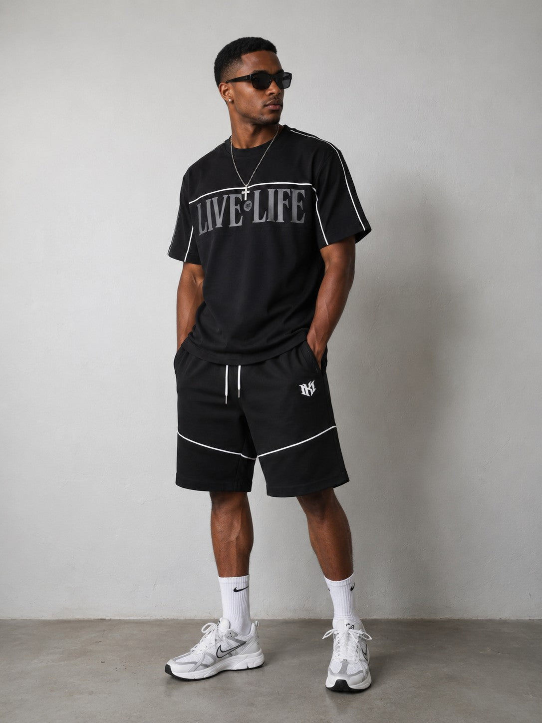 M659 Live Life Shorts - Black