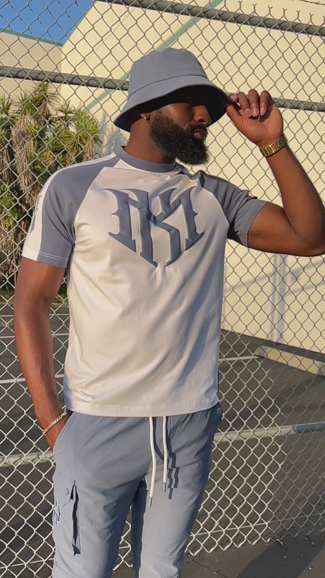 Load video: M119 Adorni Reglan T-shirt - Royal