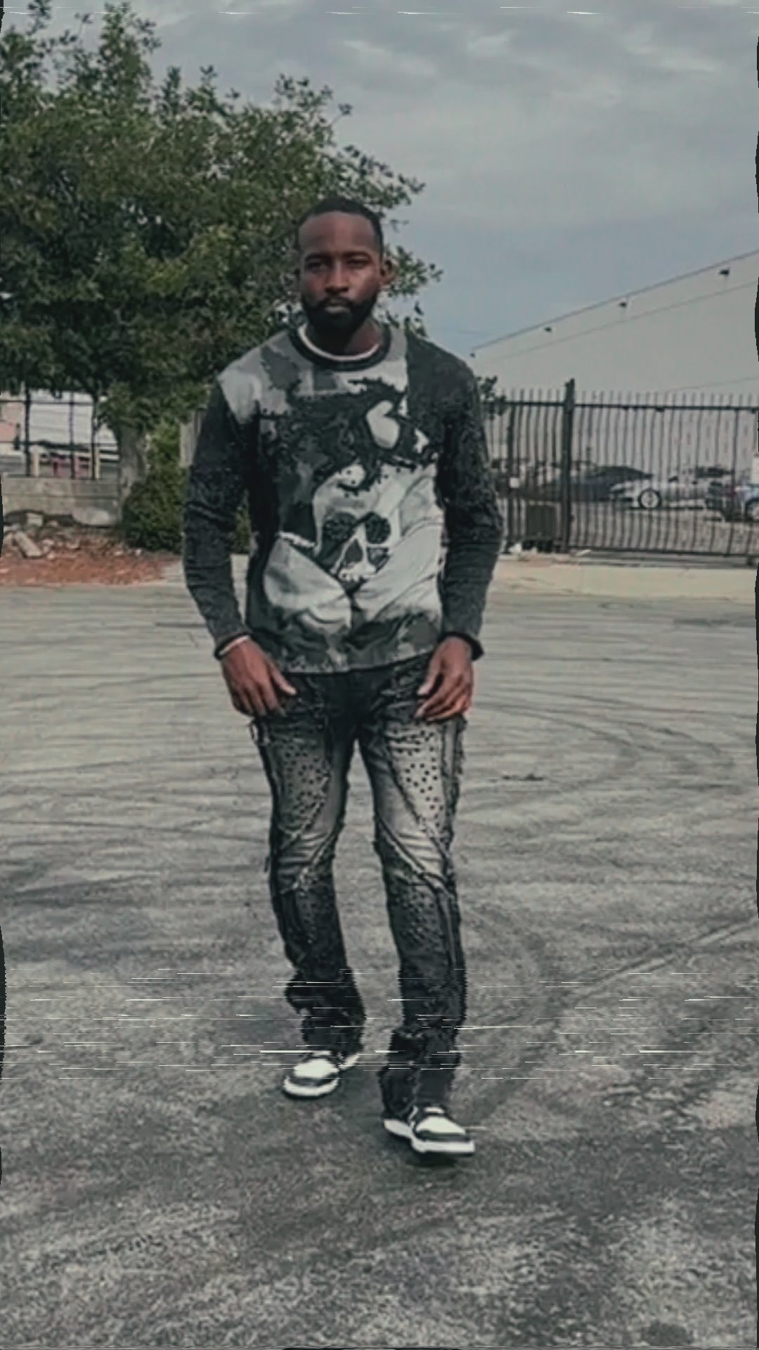 Sweatshirt|F4357 Heartless Crewneck - Black