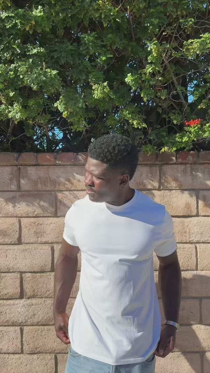 Load video: M303 Essential Heavyweight Crewneck Tee - Black