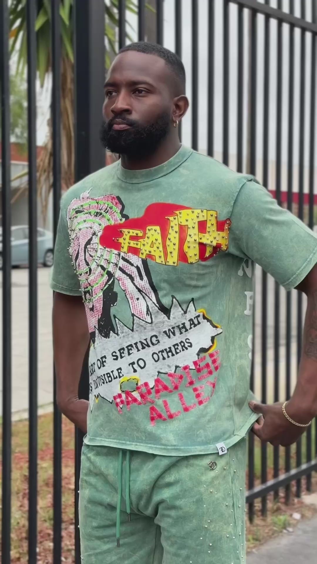 F172 Walk By Faith Box Tee - Black