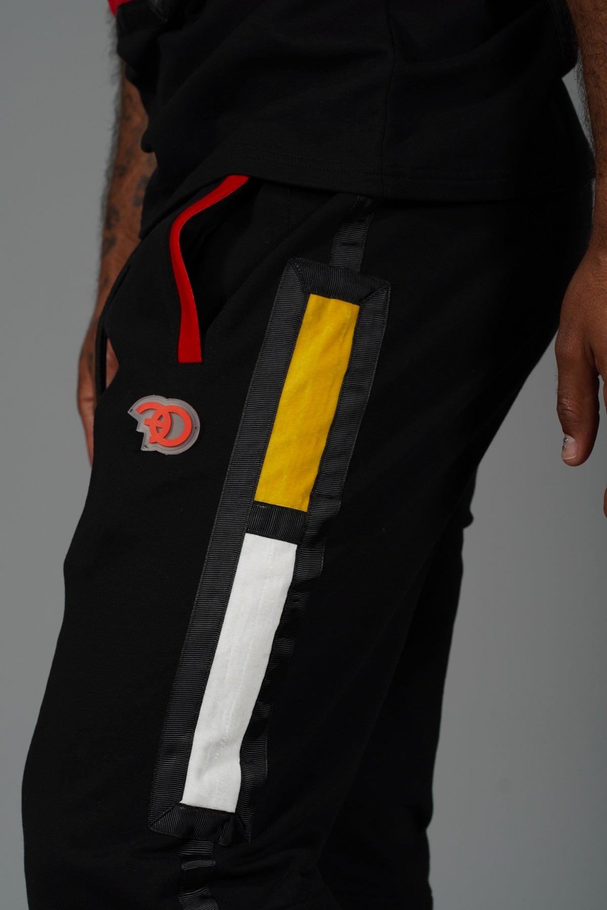 Makobi F250/550 Frost Abstract Short Set in Black, view 6